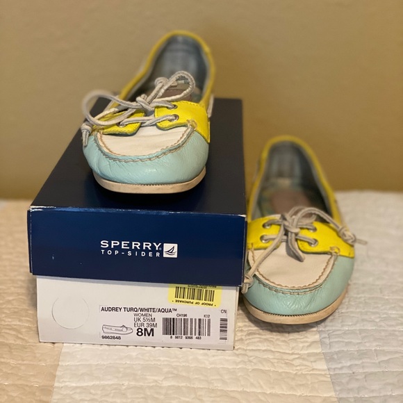 Women’s Sperry - Picture 2 of 2